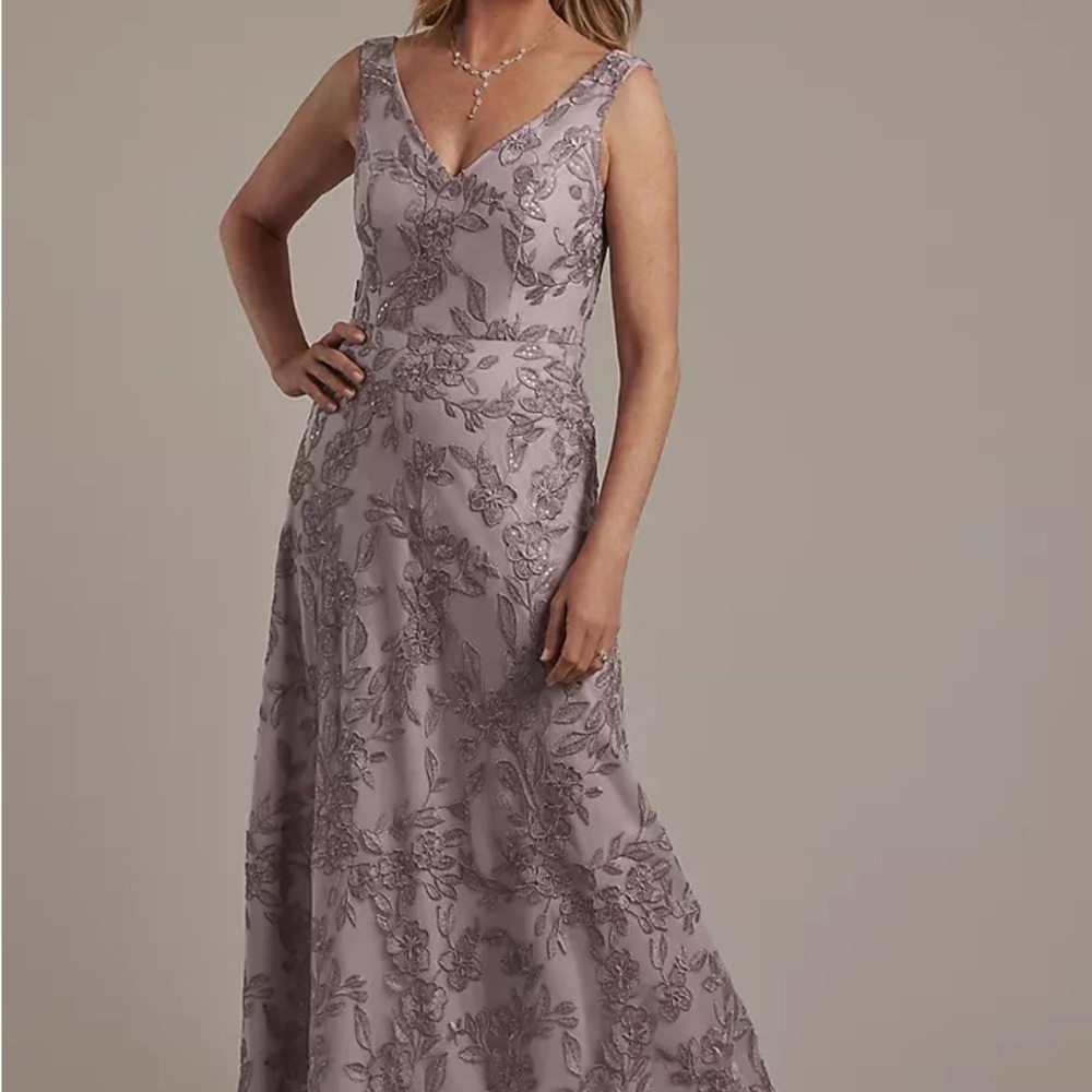 Oleg Cassini Purple V-Neck Sleeveless Gown